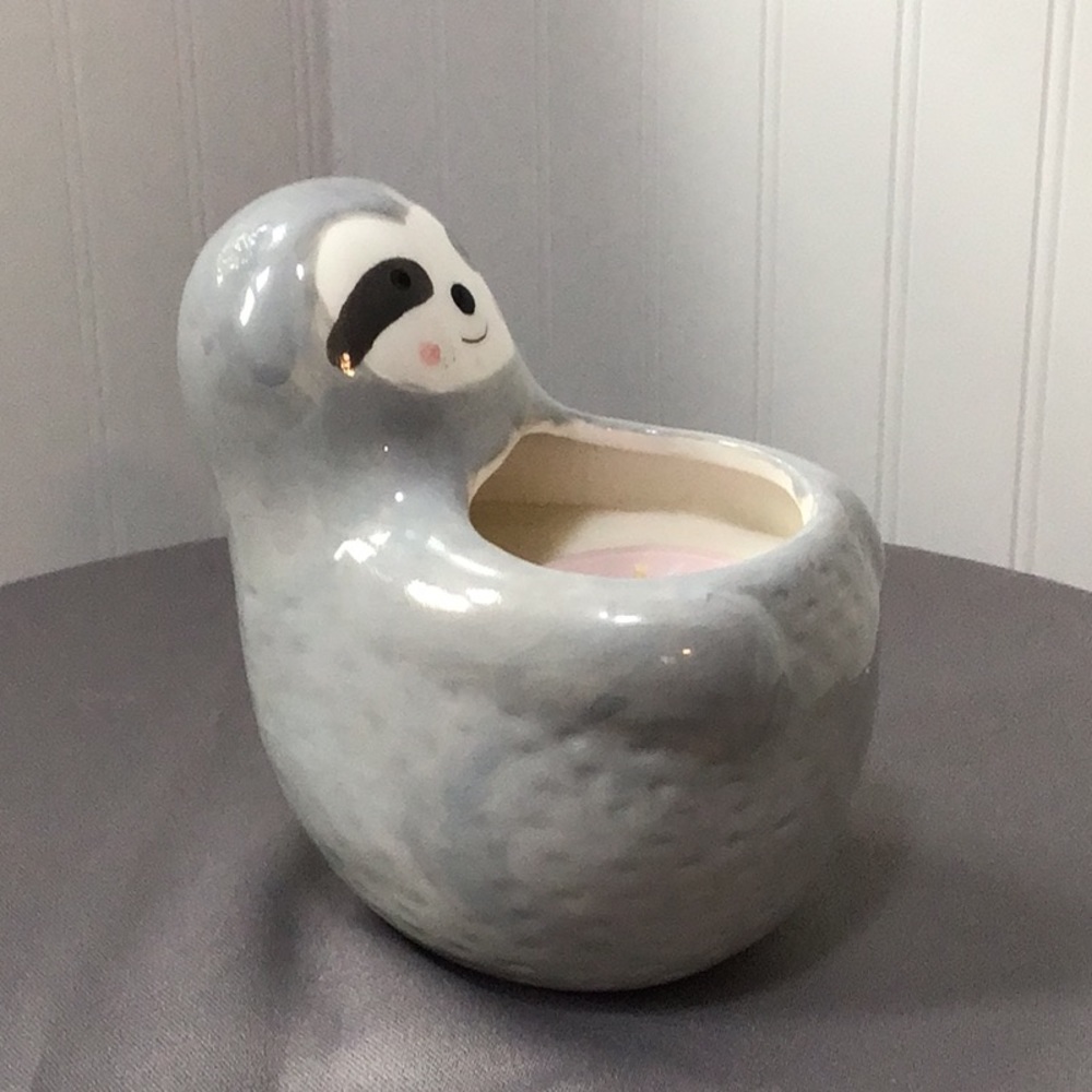 Sloth Candle - Picture 2 of 7